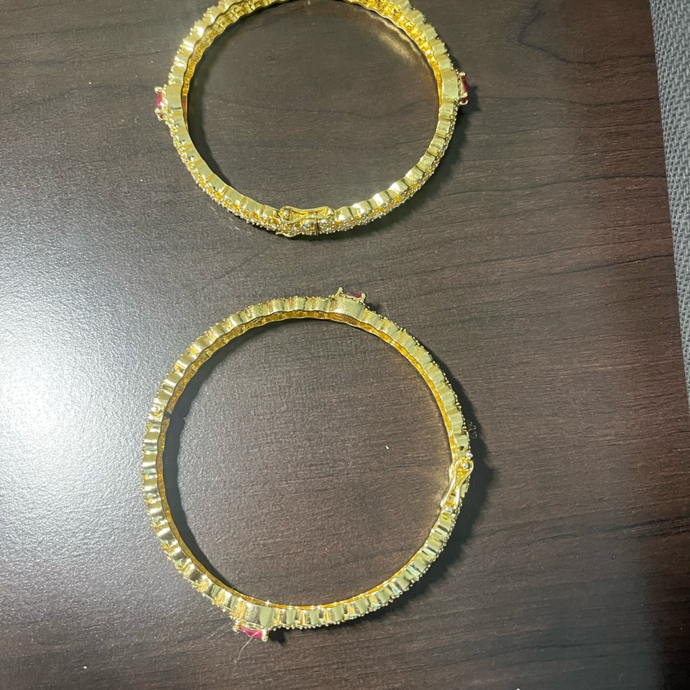 Gold bangles - Picture 6 of 7